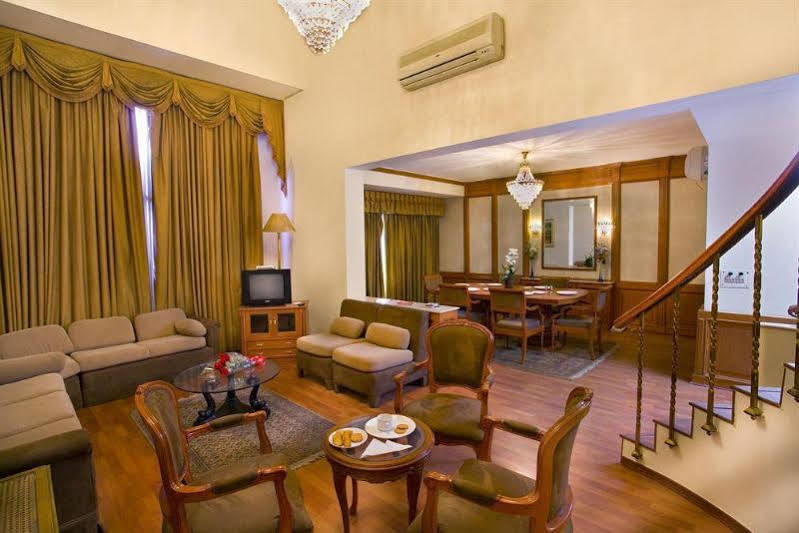 The Bmk Hotel Greater Kailash Delhi (National Capital Territory of India) Exterior foto